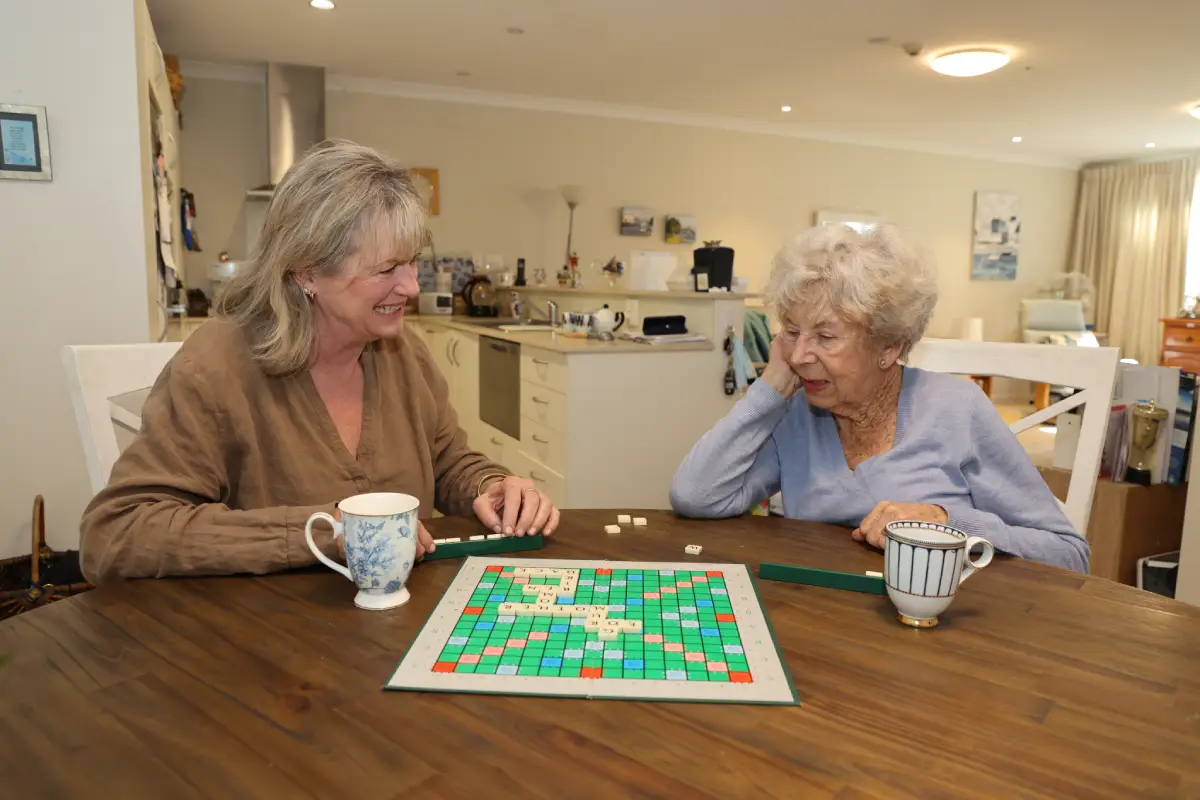 Lorraine and Jan playing Scrabble